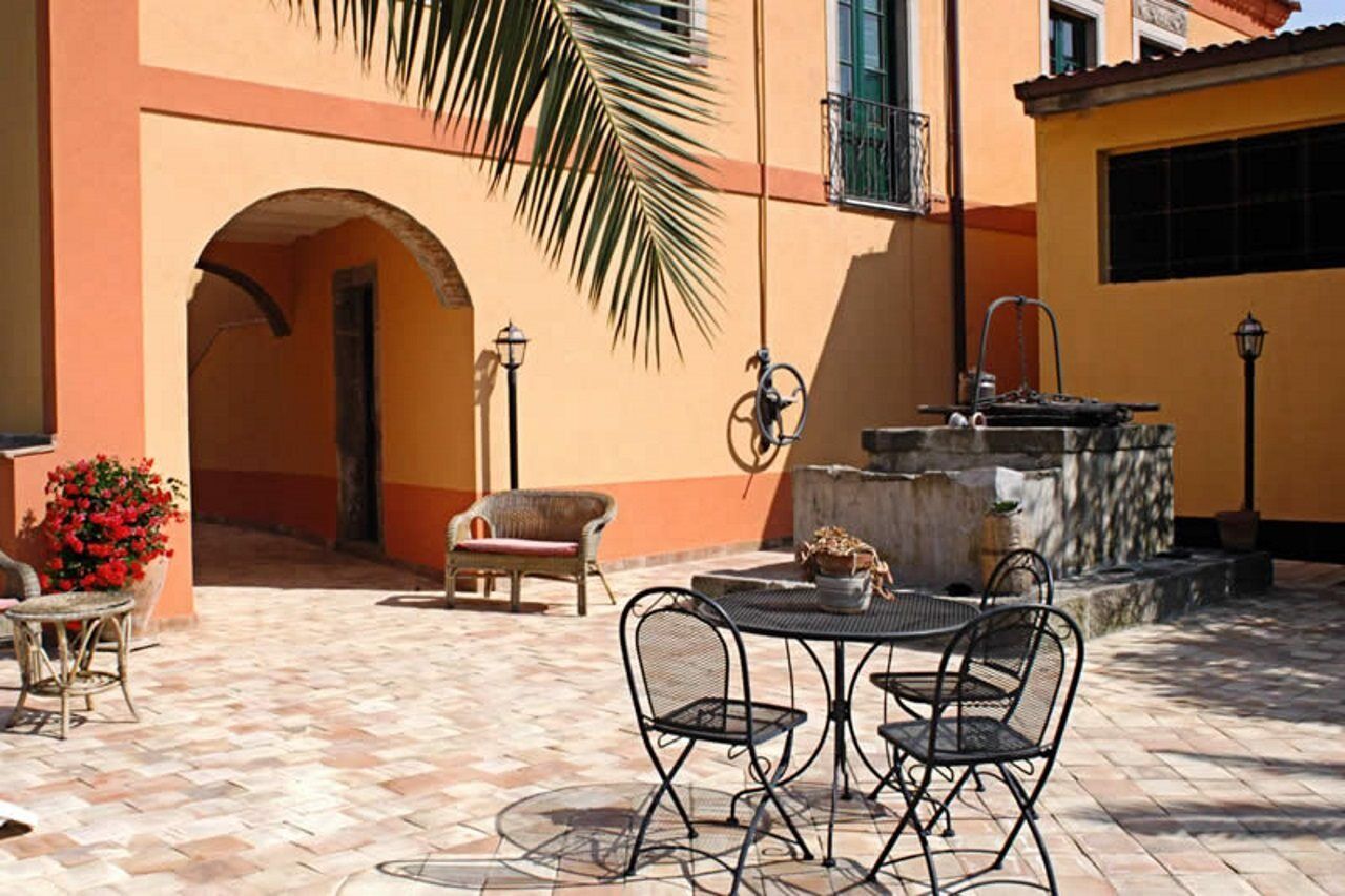Casale Romano Resort e Relais Motta Camastra Exterior foto